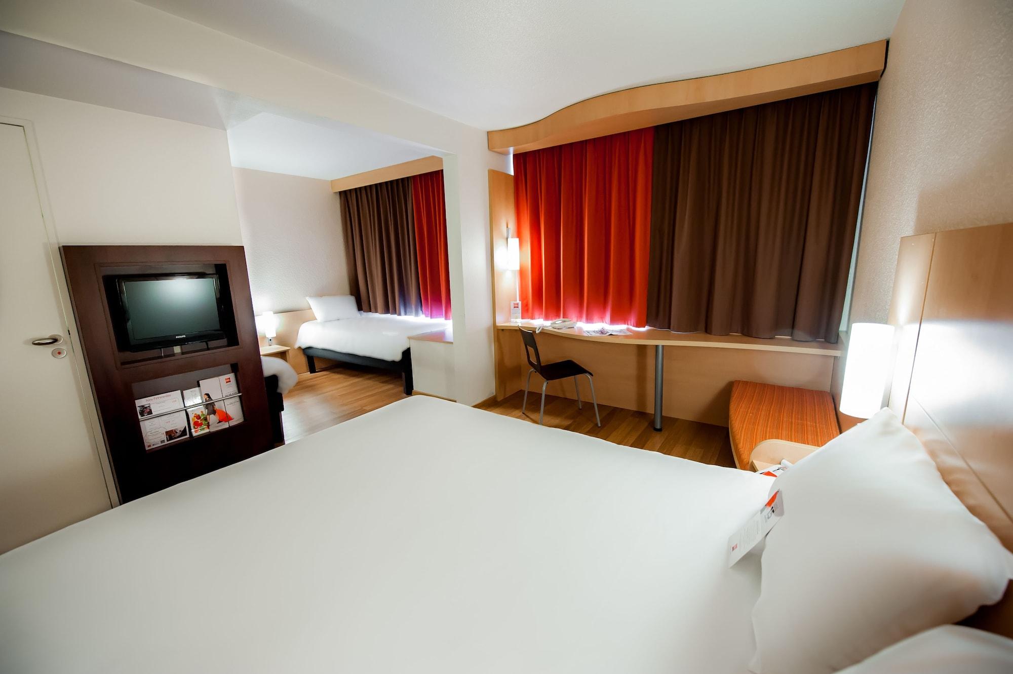 Ibis Vannes Exterior photo