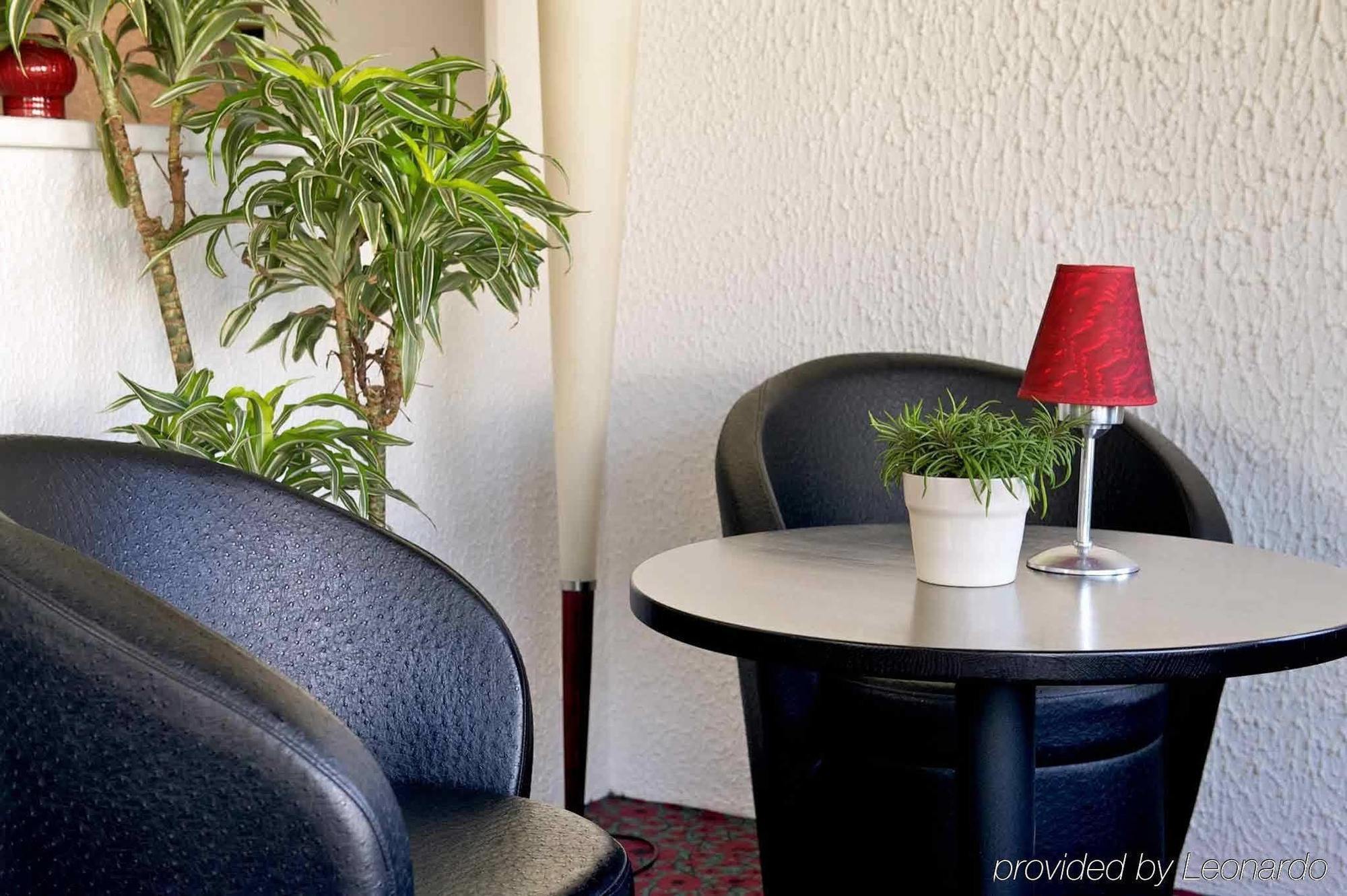 Ibis Vannes Exterior photo