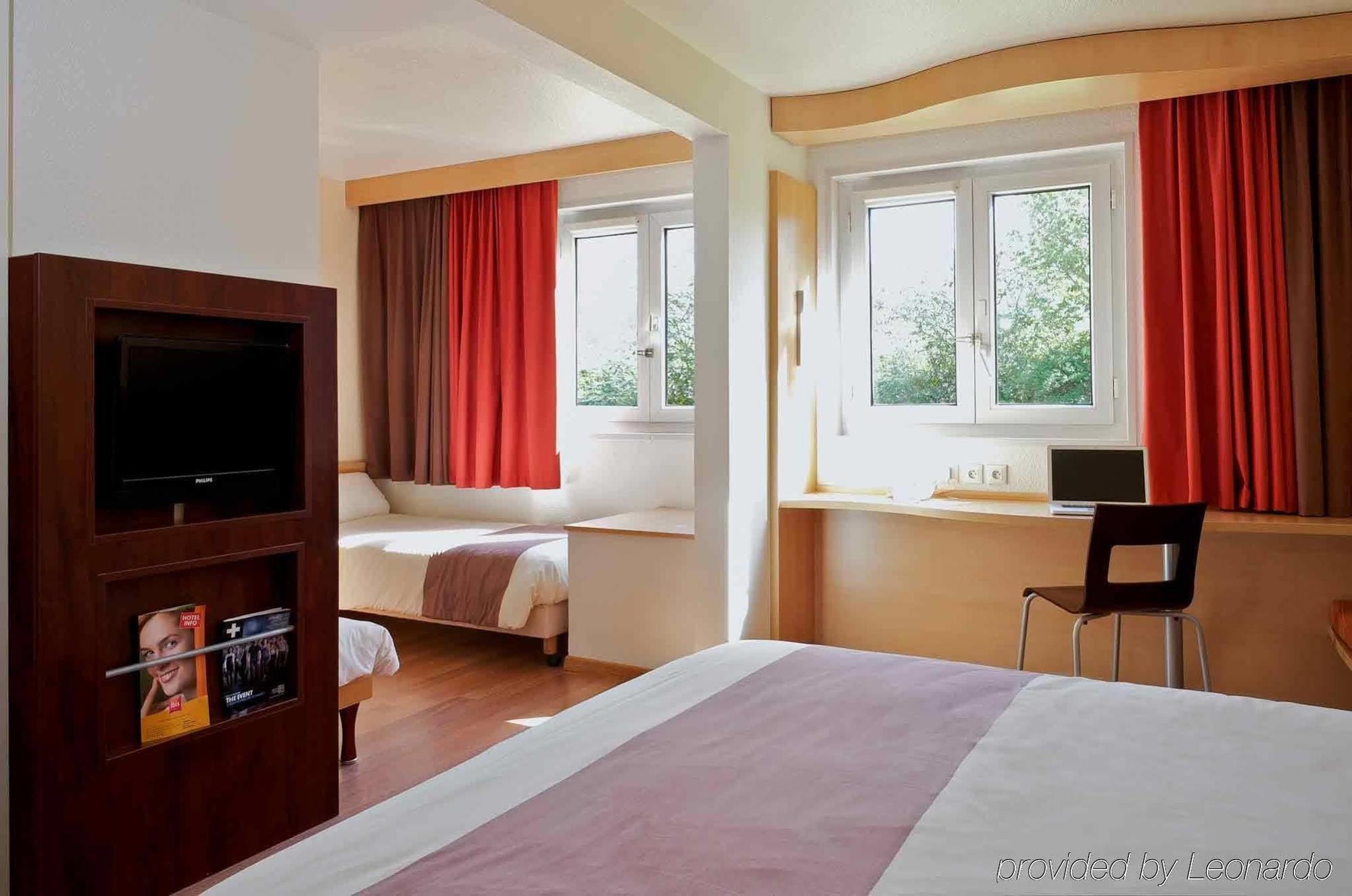 Ibis Vannes Exterior photo